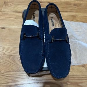 Men’s navy, suede loafers worn once